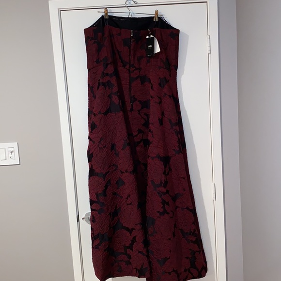 Allen Schwartz Strapless Gown - Picture 12 of 16